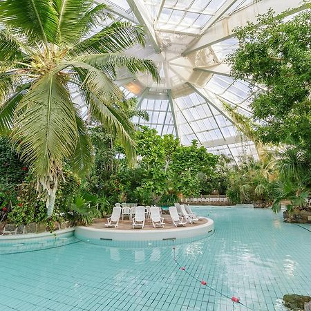 ホテル Center Parcs Les Bois Francs ヴェルヌイユ・ダヴル・エ・ディトン エクステリア 写真