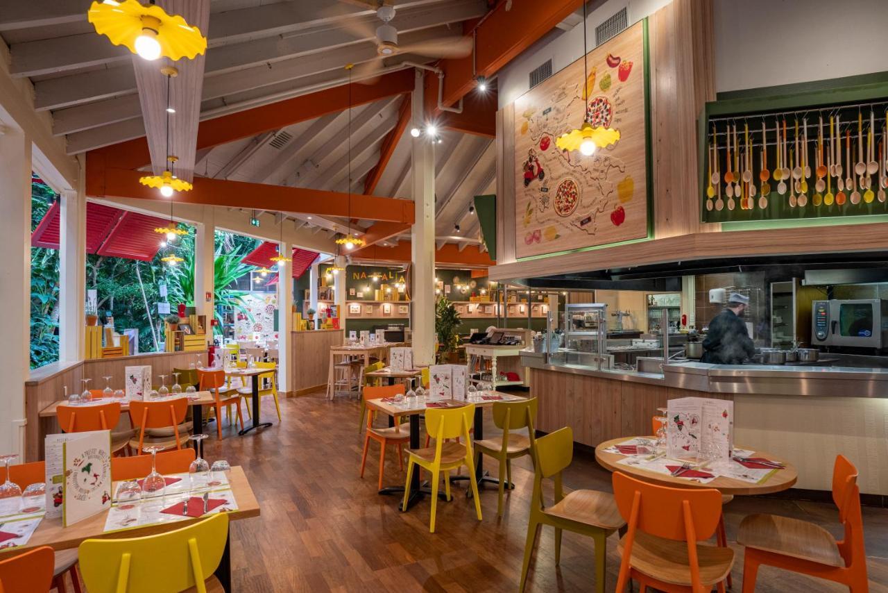 ホテル Center Parcs Les Bois Francs ヴェルヌイユ・ダヴル・エ・ディトン エクステリア 写真