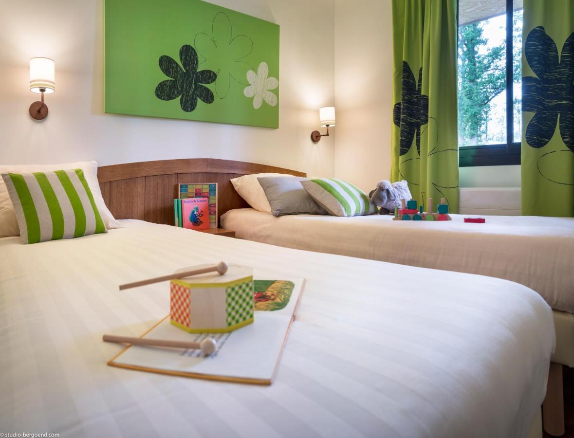 ホテル Center Parcs Les Bois Francs ヴェルヌイユ・ダヴル・エ・ディトン エクステリア 写真