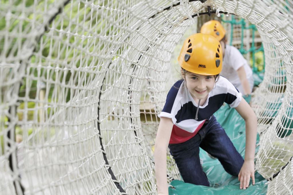 ホテル Center Parcs Les Bois Francs ヴェルヌイユ・ダヴル・エ・ディトン エクステリア 写真
