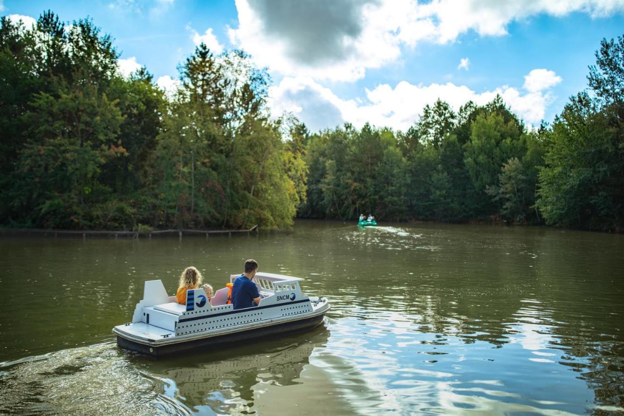 ホテル Center Parcs Les Bois Francs ヴェルヌイユ・ダヴル・エ・ディトン エクステリア 写真