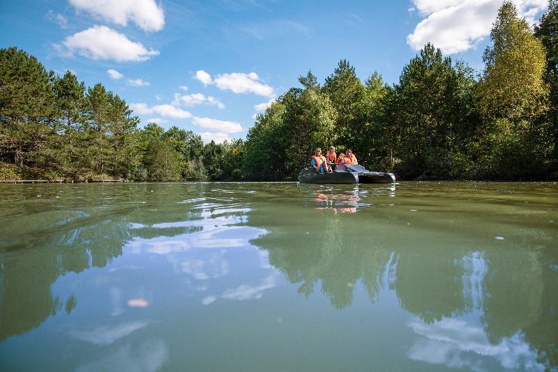 ホテル Center Parcs Les Bois Francs ヴェルヌイユ・ダヴル・エ・ディトン エクステリア 写真